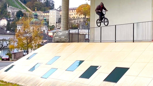 BERNHARD EBNER - FOUR PEGS ON DIG