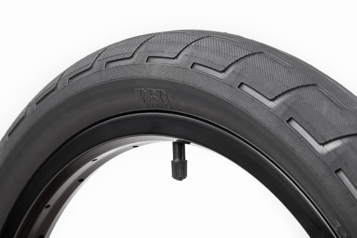 BSD Donnastreet 2.3” Reifen / Tire Black