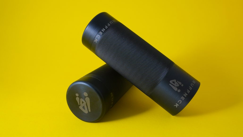 IGI Ruffneck Flat Caps Black Pegs Flatland