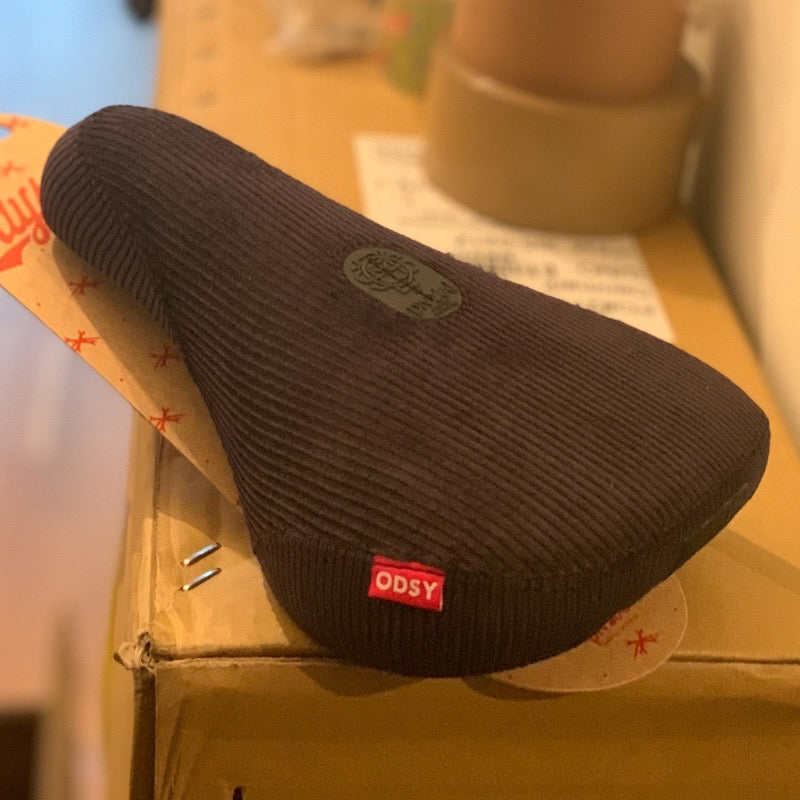 Odyssey Broc Fat Cap Pivotal Sattel / Seat Black