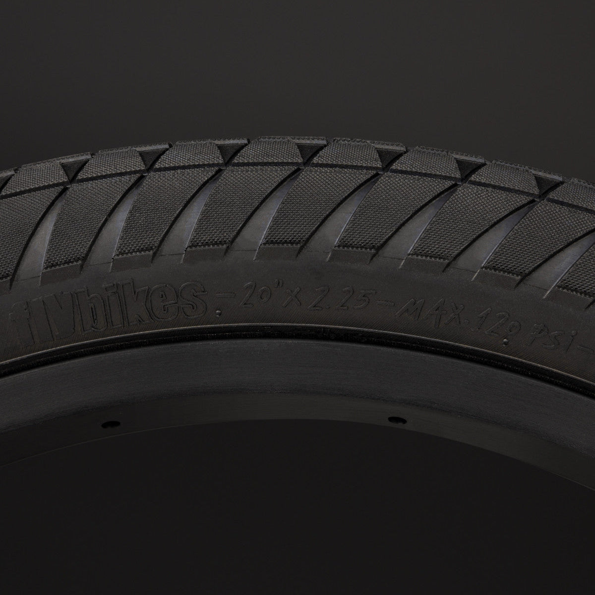 Flybikes Ruben 2.25” Reifen / Tire Black